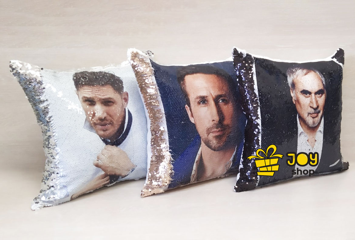Идея подарка – подушка с фотографиями любимых актеров