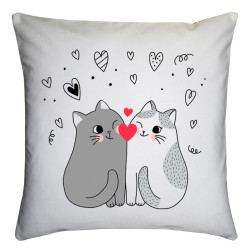Подушка с принтом "Влюбленные коты в сердцах"